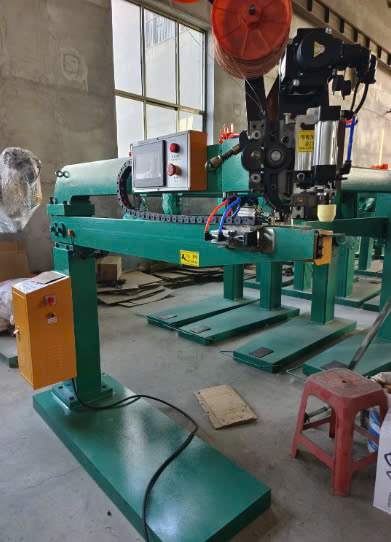 Máy đóng ghim thùng carton lập trình (Servo)