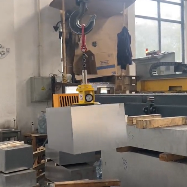 Thiết bị nâng hạ chân không cho tấm thép tải trọng tối đa 80kg: FS-WDL80-1S