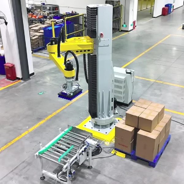 Máy xếp pallet 4 trục tốc độ cao chuyên xếp thùng carton