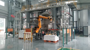 Robot công nghiệp tự động xé bao và cấp liệu trong nhà máy hóa chất